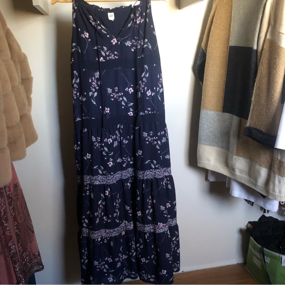 Gap tiered floral midi dress. EUC worn 1x size M